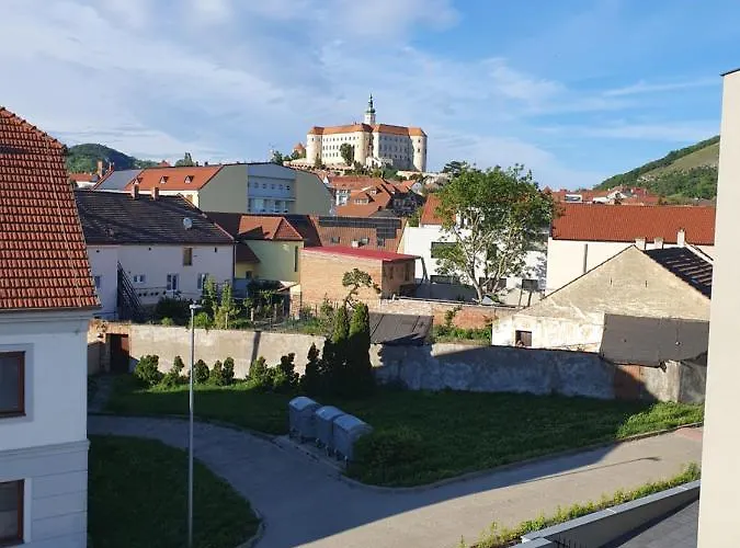 Maja Apartament *